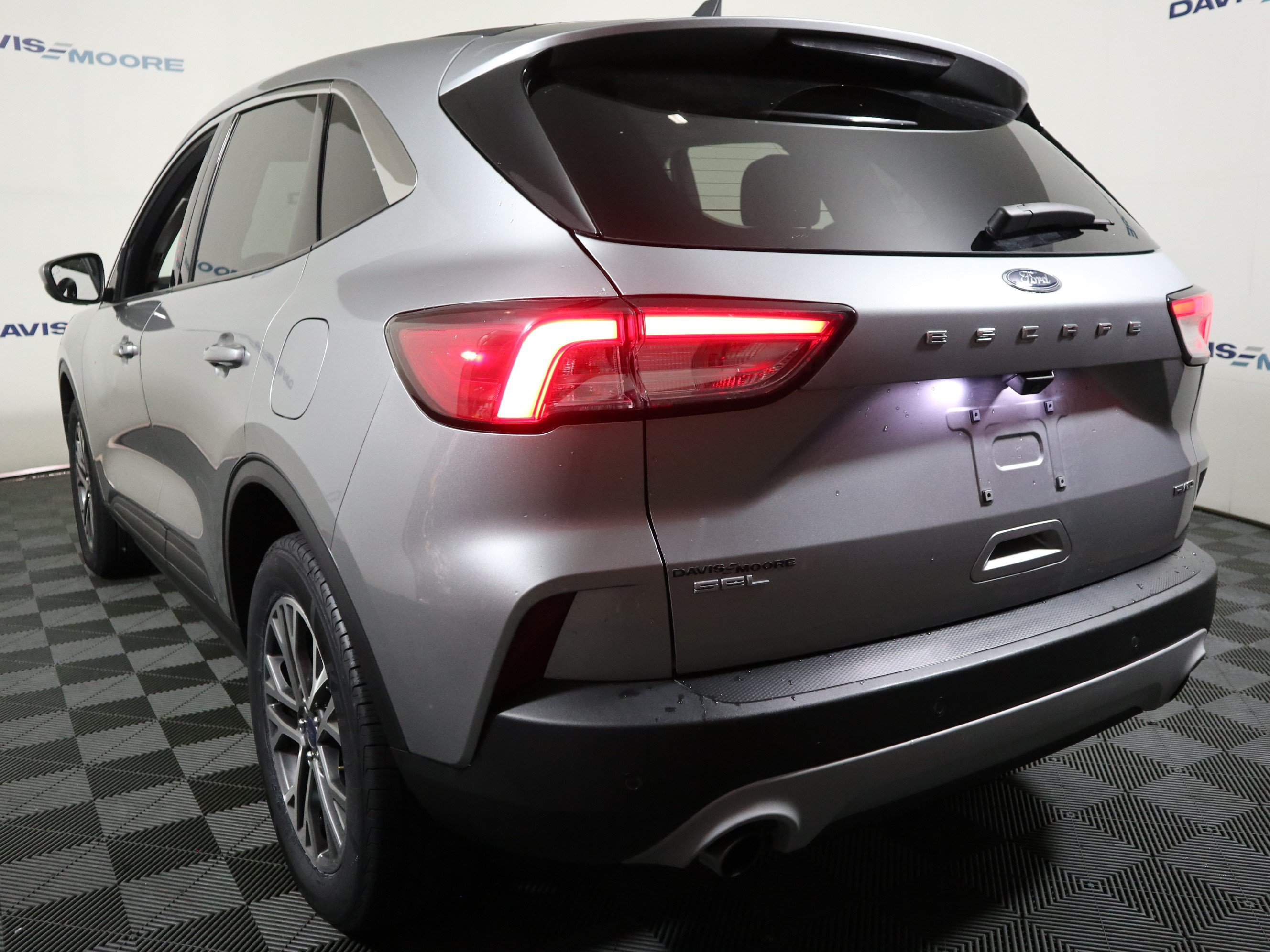 Used 2022 Ford Escape SEL w/ Technology Package AWD/4WD image 9