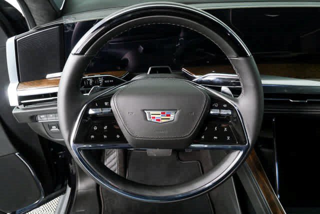 Certified 2026 Cadillac Escalade ESV Platinum Sport AWD/4WD image 7