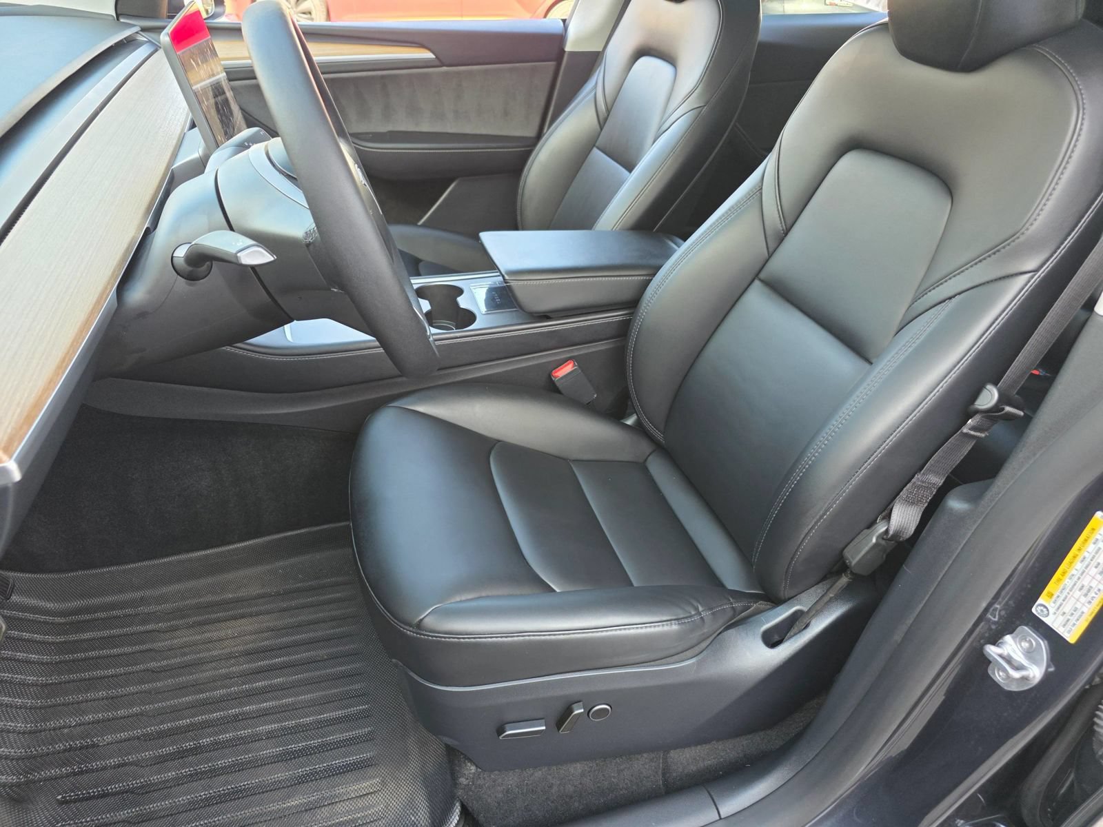 Used 2024 Tesla Model Y Long Range AWD/4WD image 16