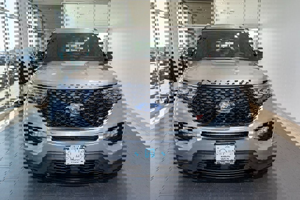 Used 2023 Ford Explorer ST w/ Equipment Group 401A image 2