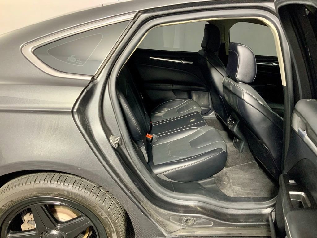 Used 2020 Ford Fusion Titanium AWD/4WD image 33