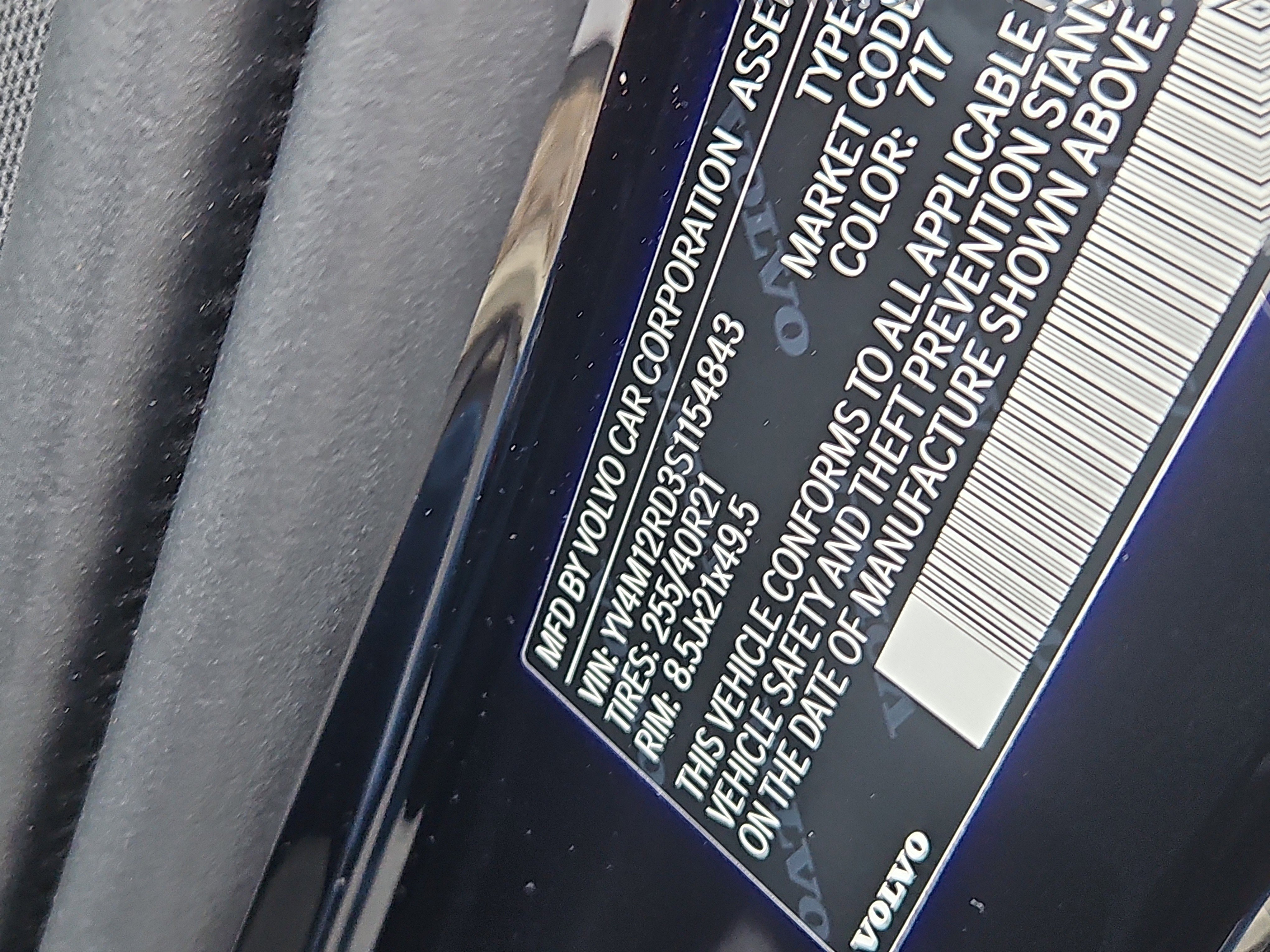 Used 2025 Volvo XC60 B5 Ultra image 7