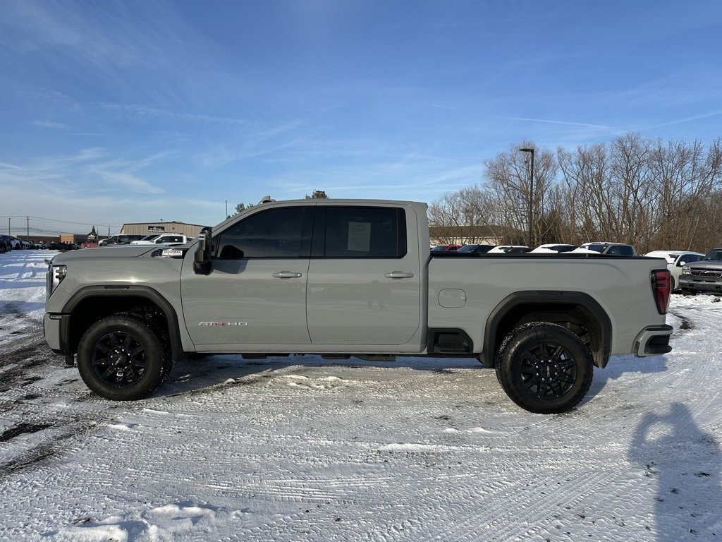 Used 2025 GMC Sierra 3500 AT4 image 8