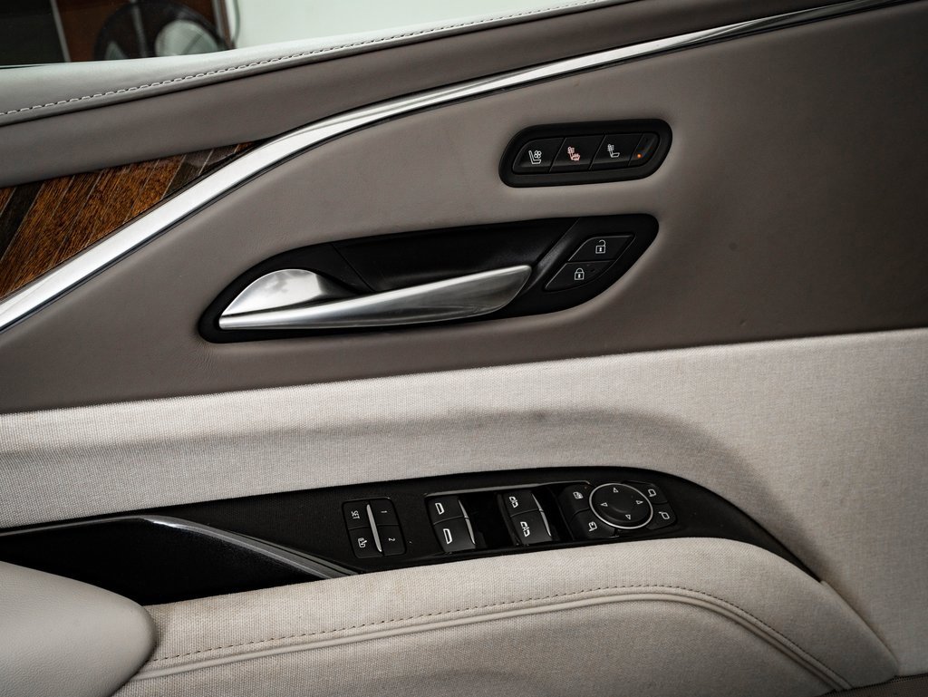 Used 2023 Cadillac Escalade Premium Luxury Platinum image 29