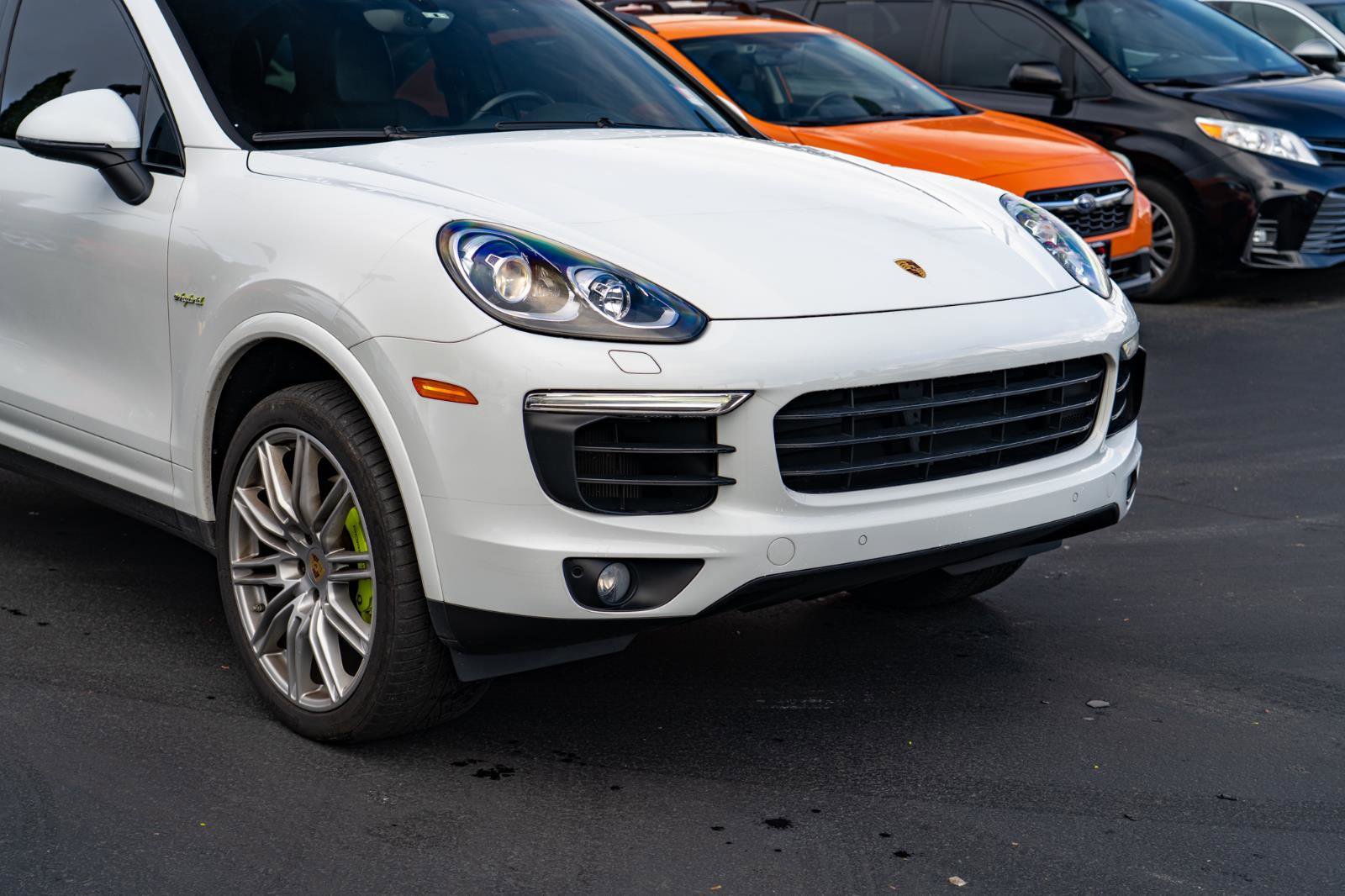 Used 2017 Porsche Cayenne S Platinum AWD/4WD image 6