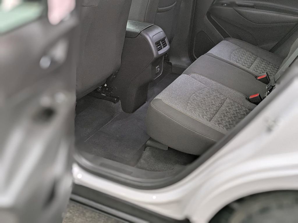 Used 2024 Chevrolet Equinox LT AWD/4WD image 22