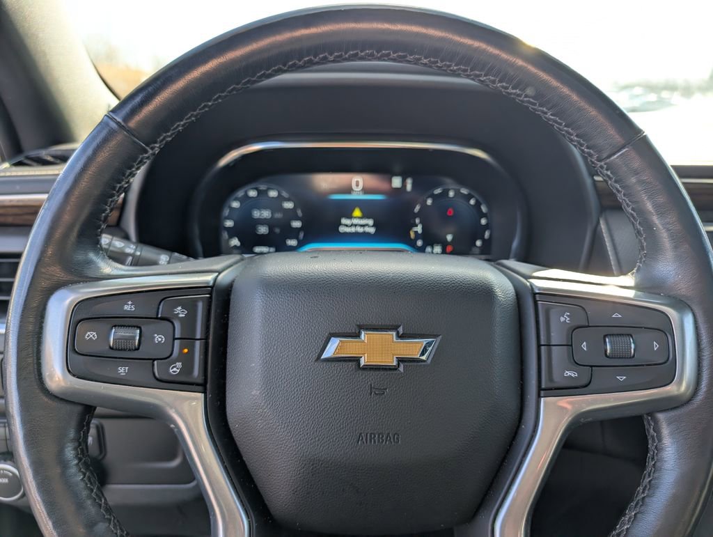 Used 2023 Chevrolet Suburban Premier image 11