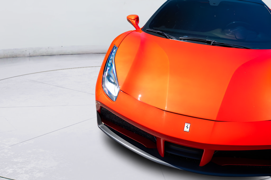 Used 2017 Ferrari 488 GTB RWD image 14