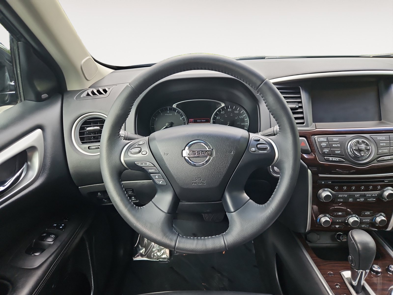 Used 2016 Nissan Pathfinder Platinum FWD image 12