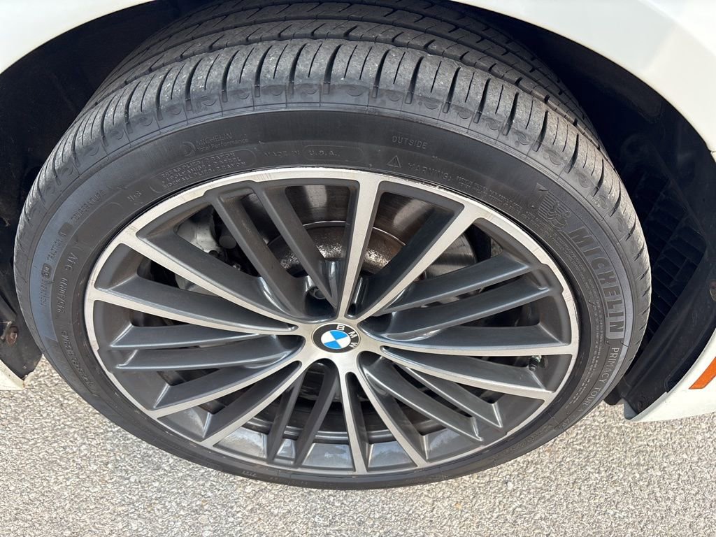 Used 2022 BMW 530i xDrive w/ Premium Package image 7