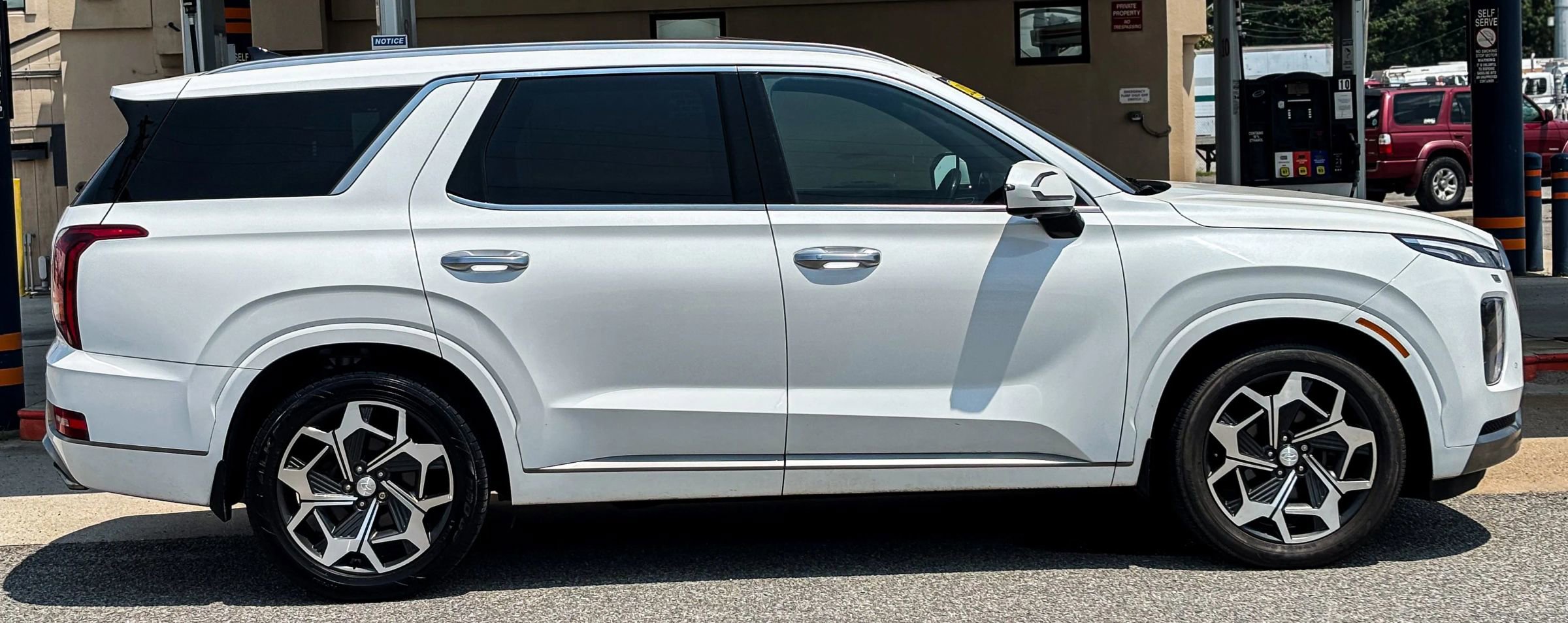 Used 2022 Hyundai Palisade Calligraphy w/ Cargo Package FWD image 7