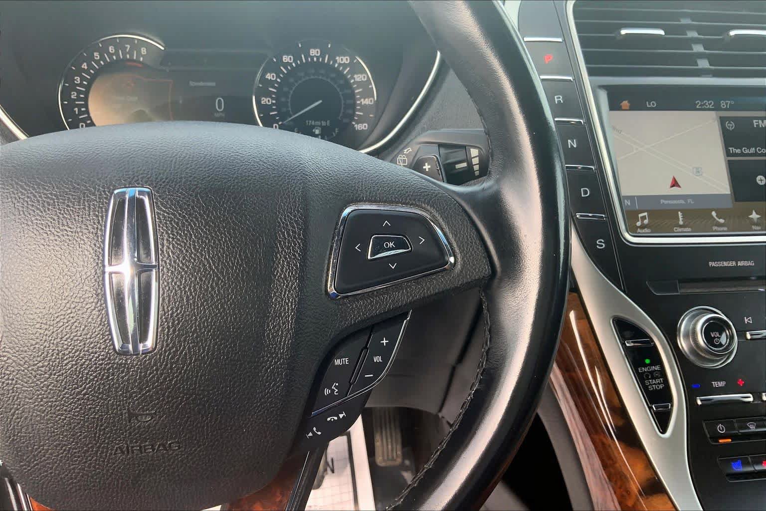 Used 2018 Lincoln MKX Reserve AWD/4WD image 25