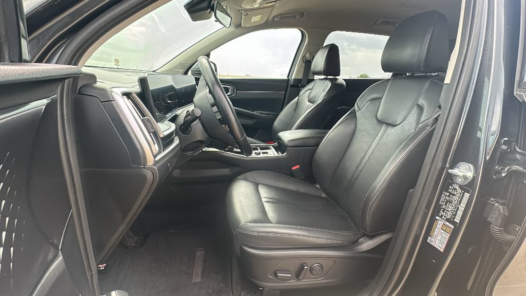 Used 2024 Kia Sorento S FWD image 4