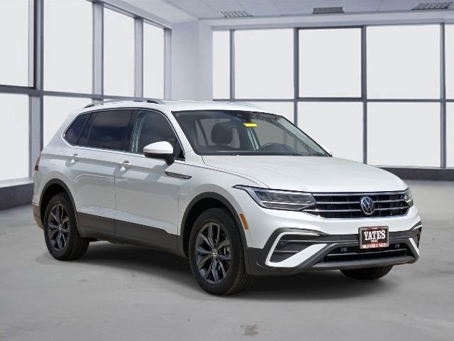 Used 2023 Volkswagen Tiguan SE image 3