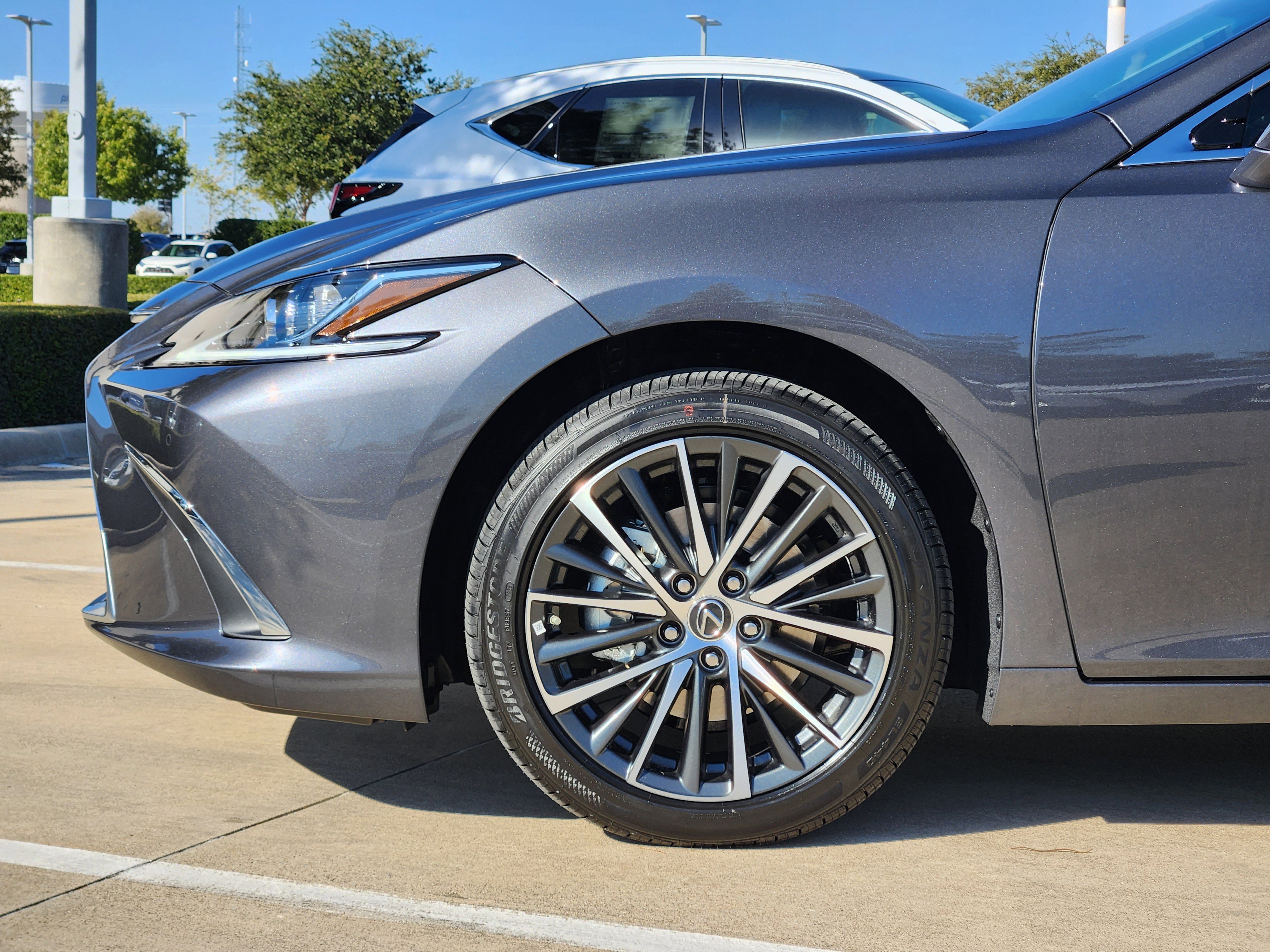 New 2025 Lexus ES 350 w/ Premium Package image 6