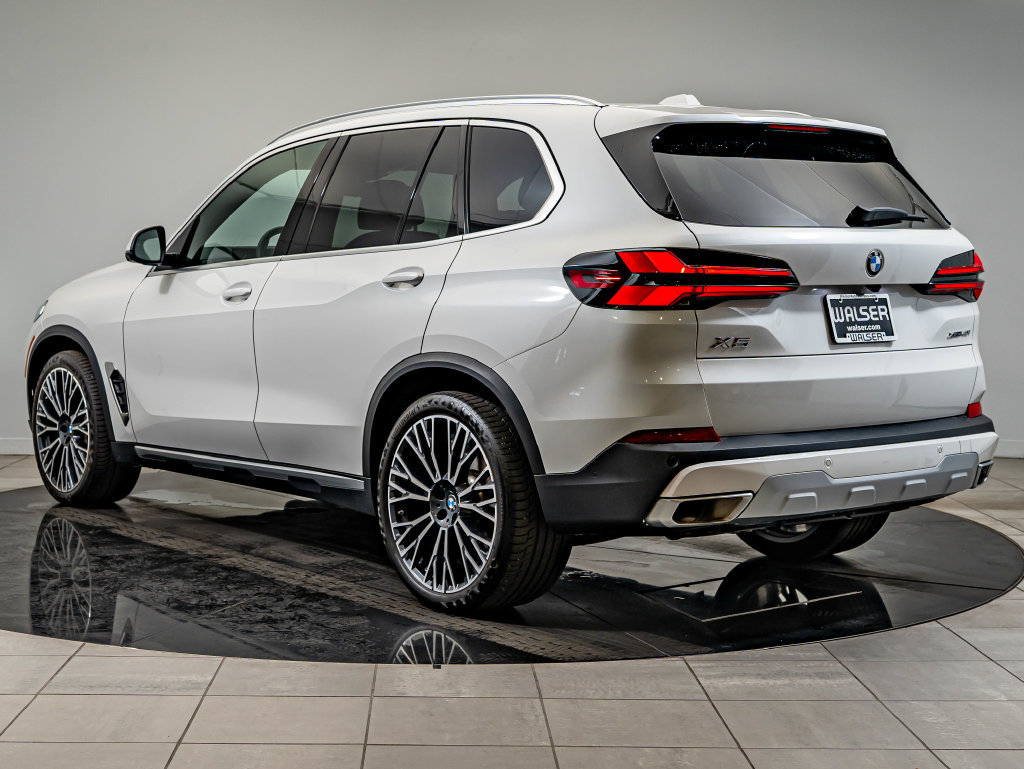 Used 2024 BMW X5 xDrive40i w/ Premium Package AWD/4WD image 6