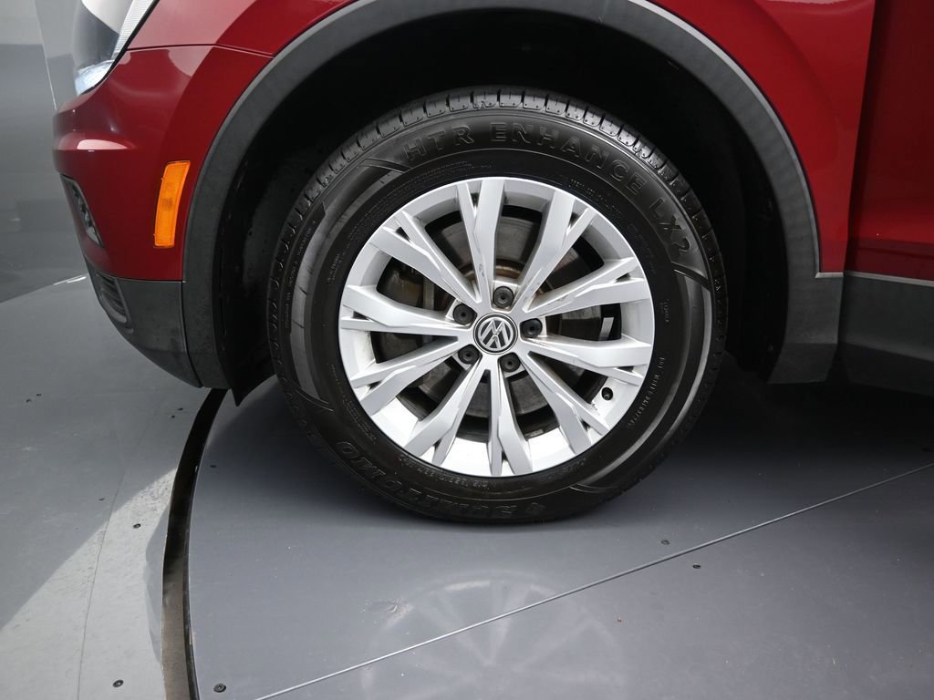 Used 2019 Volkswagen Tiguan SE w/ Panoramic Sunroof Package FWD image 11
