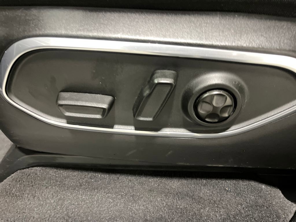 Used 2024 Jeep Wagoneer L Series II w/ Flexible Seating Group image 14