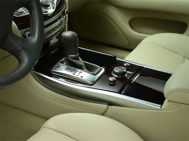 Used 2017 INFINITI Q70 3.7 image 15