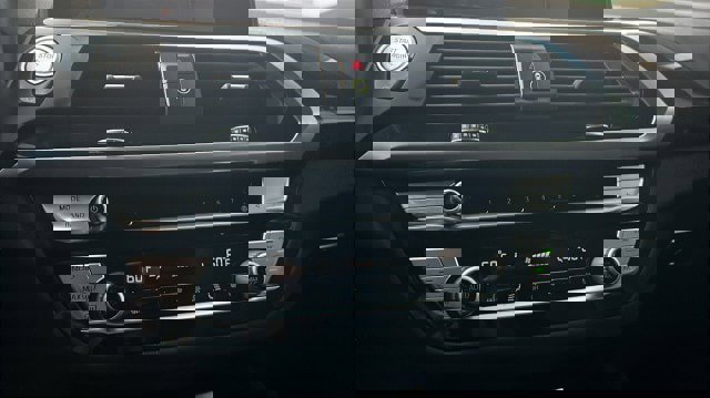 Used 2020 BMW X4 xDrive30i w/ Premium Package image 16