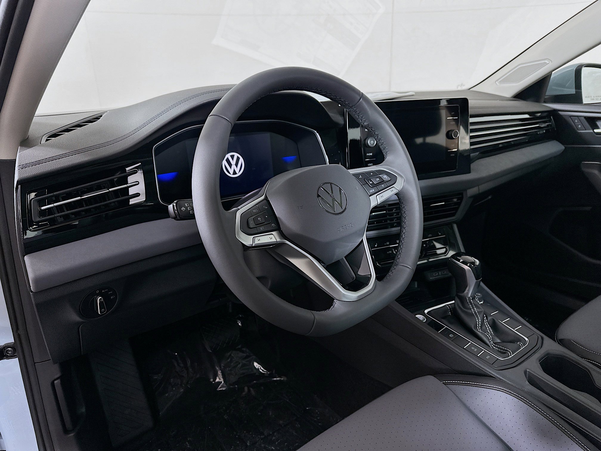 New 2026 Volkswagen Jetta SE image 9