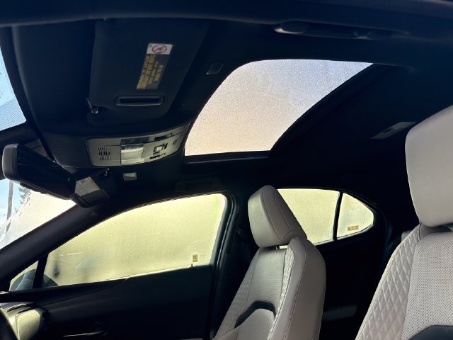 Used 2020 Lexus UX 250h w/ Premium Package AWD/4WD image 27