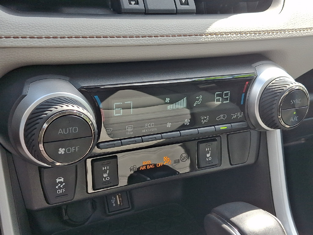 Used 2025 Toyota RAV4 XLE Premium w/ Weather Package AWD/4WD image 16