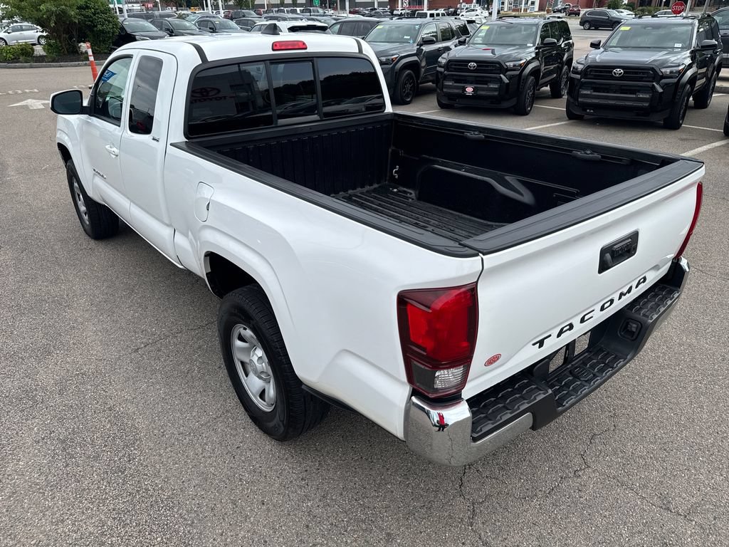 Used 2022 Toyota Tacoma SR5 RWD image 5