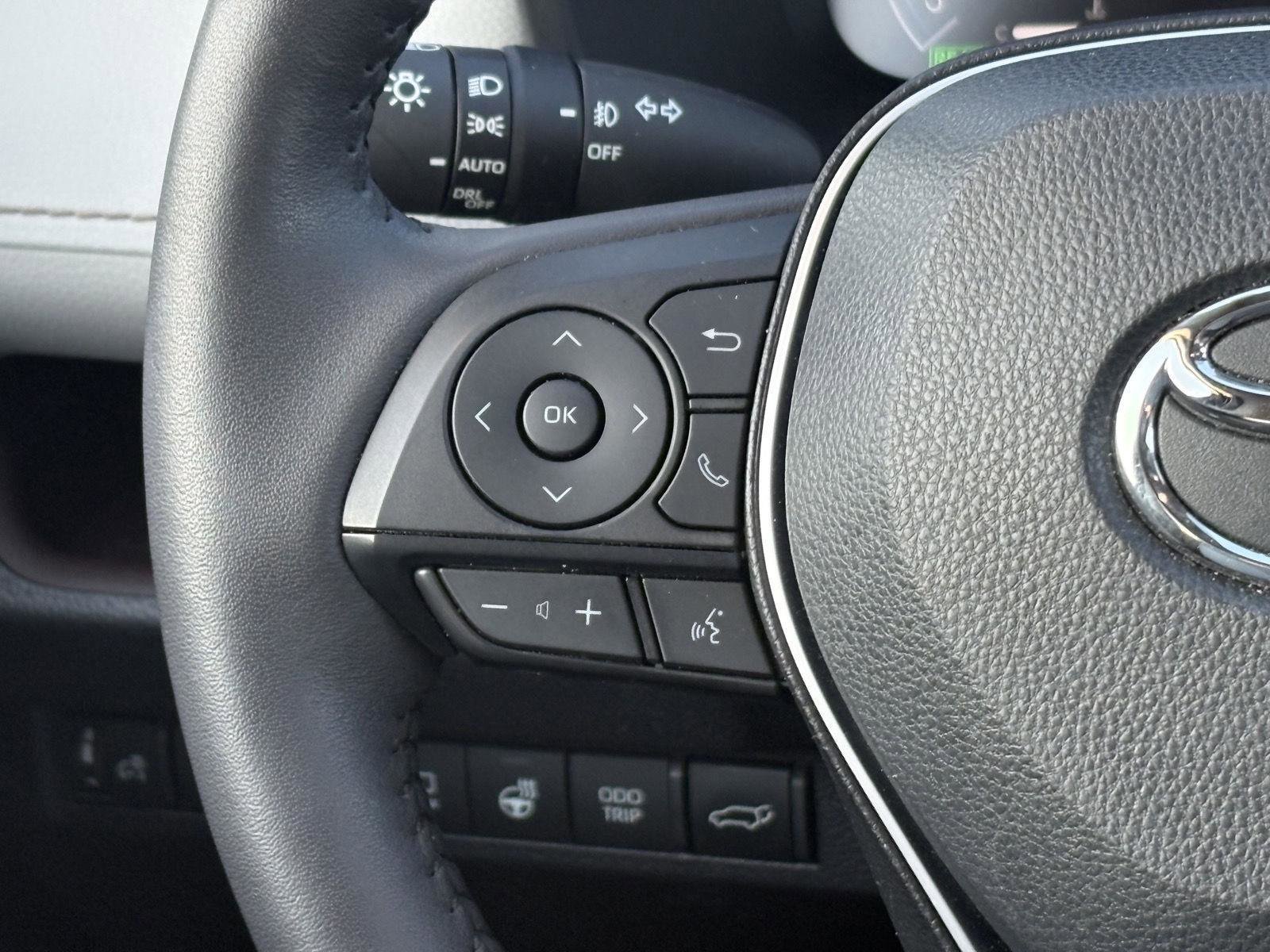 Used 2024 Toyota RAV4 Limited image 11