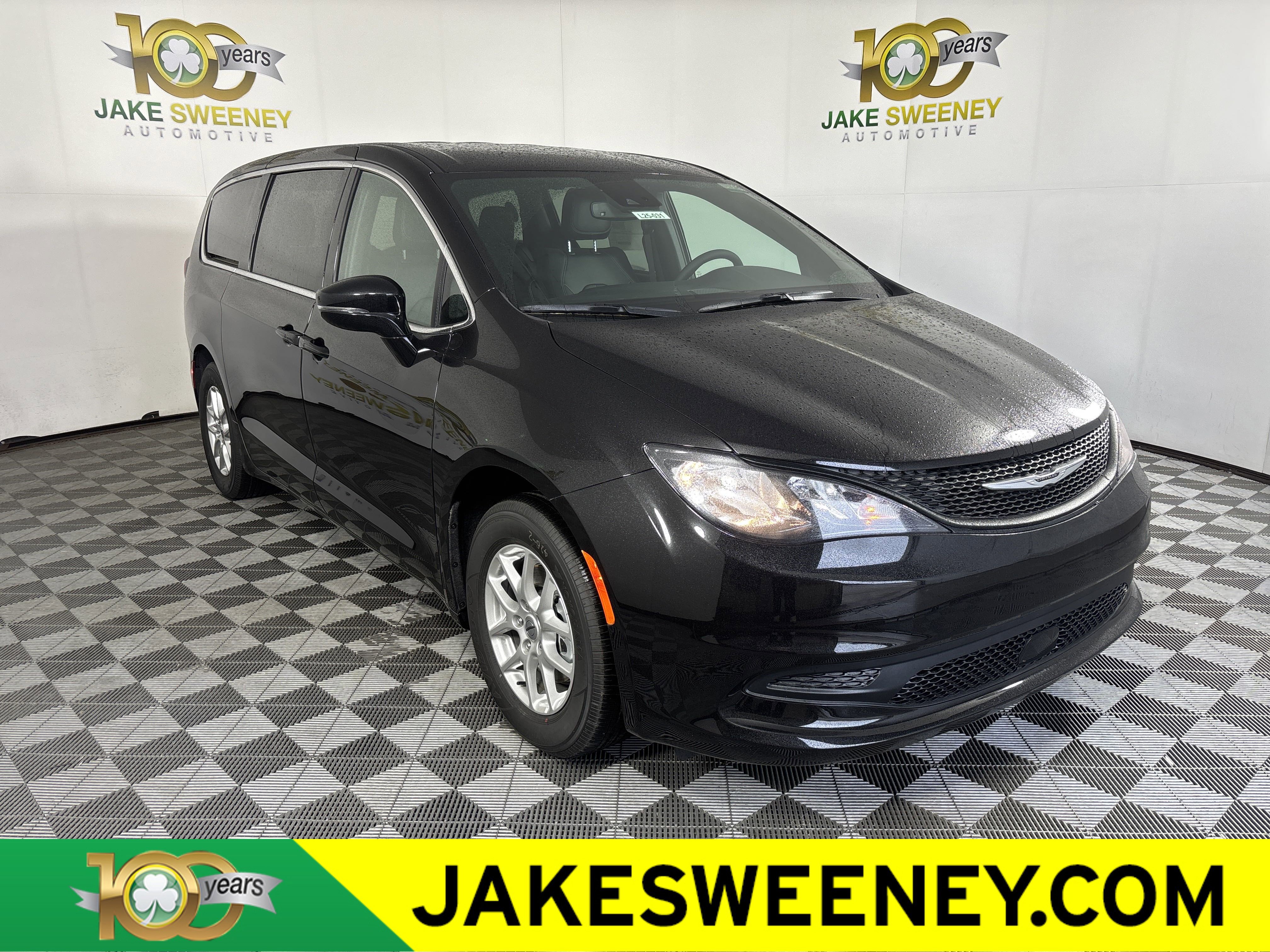 New 2025 Chrysler Voyager LX video 1