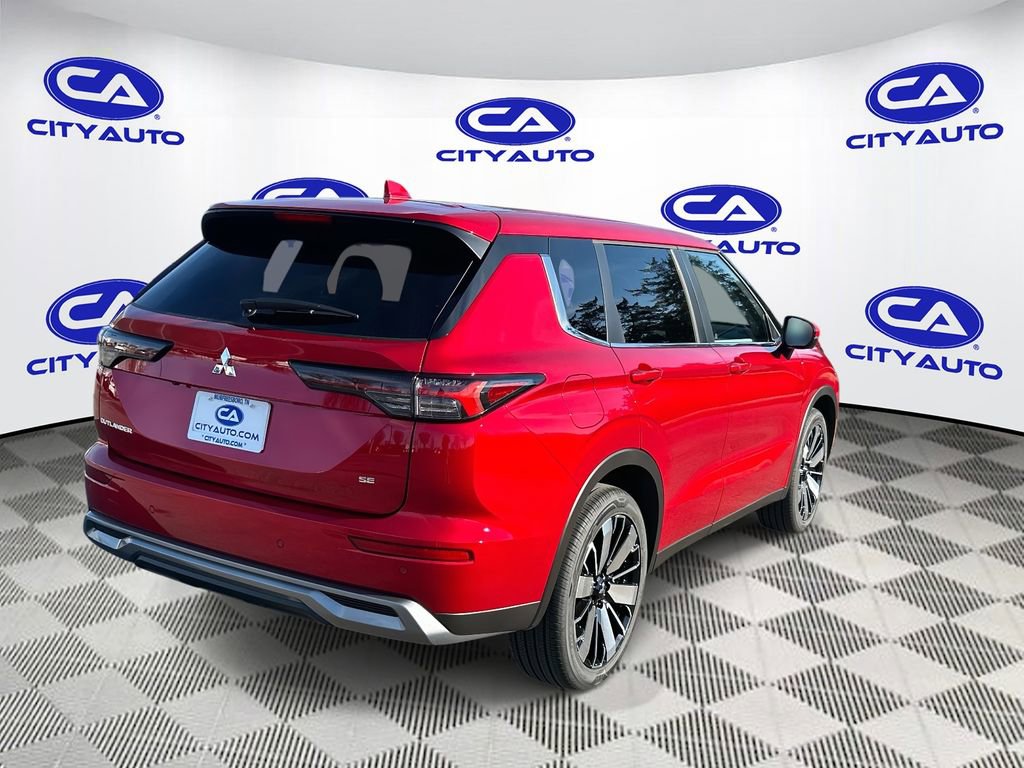 New 2026 Mitsubishi Outlander SE FWD image 3