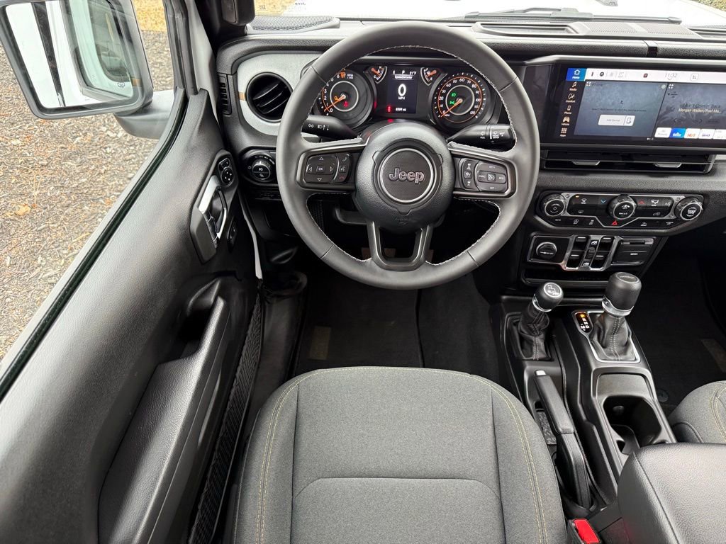 Used 2025 Jeep Gladiator Sport image 33