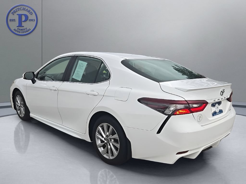 Used 2023 Toyota Camry SE FWD image 5