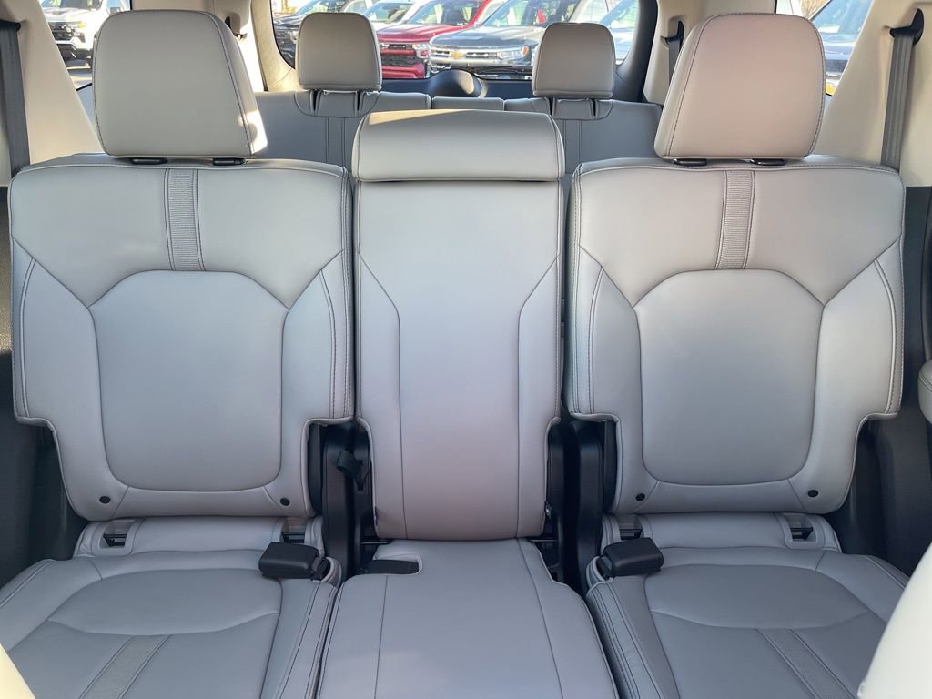 Used 2025 Honda Pilot Touring image 20