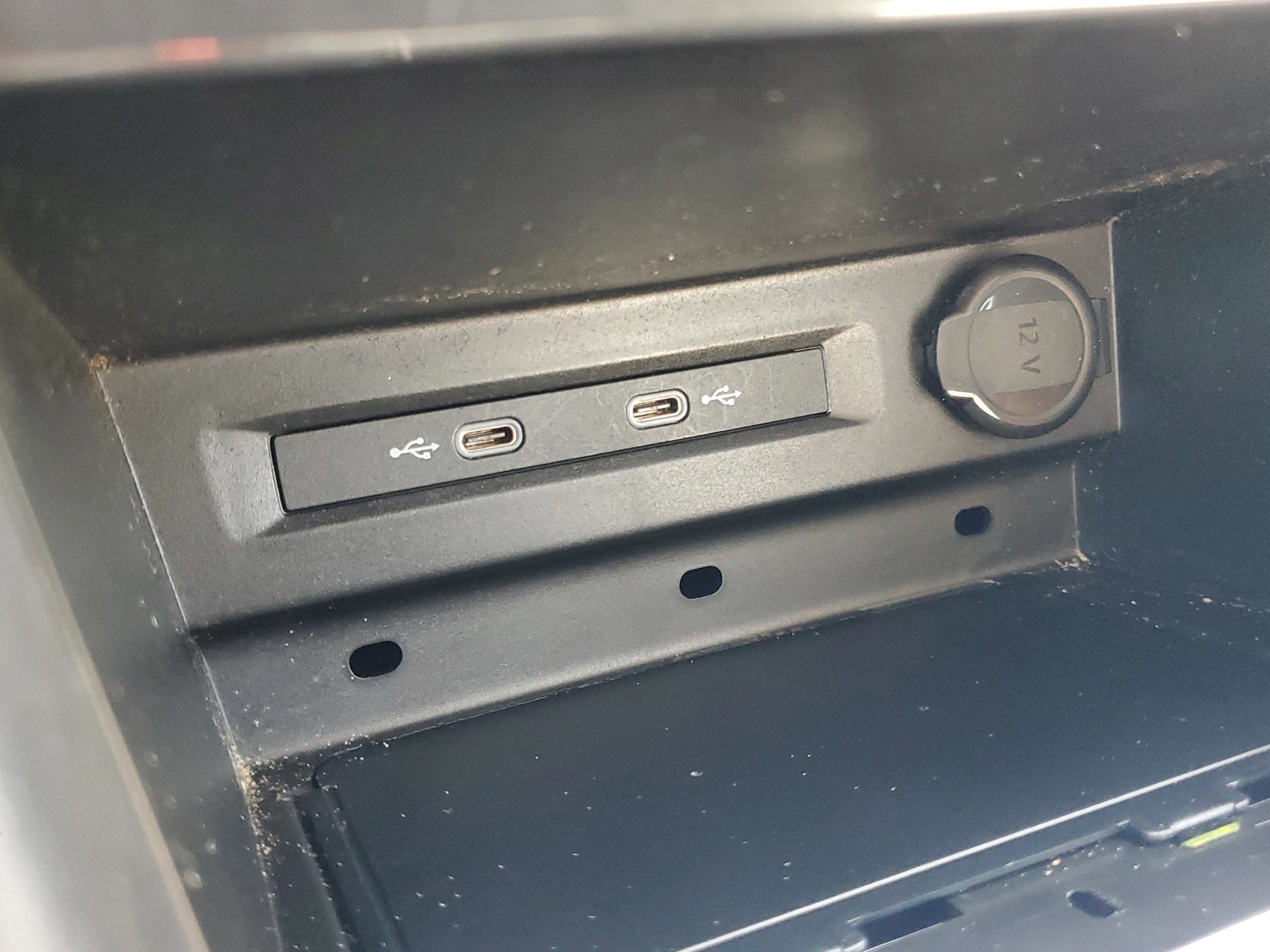 Used 2021 Volkswagen Tiguan SE image 25