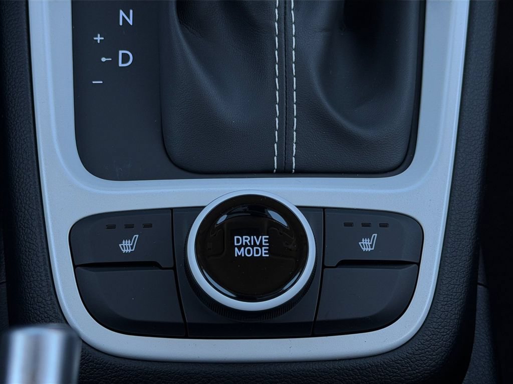 New 2026 Hyundai Venue SEL FWD image 19