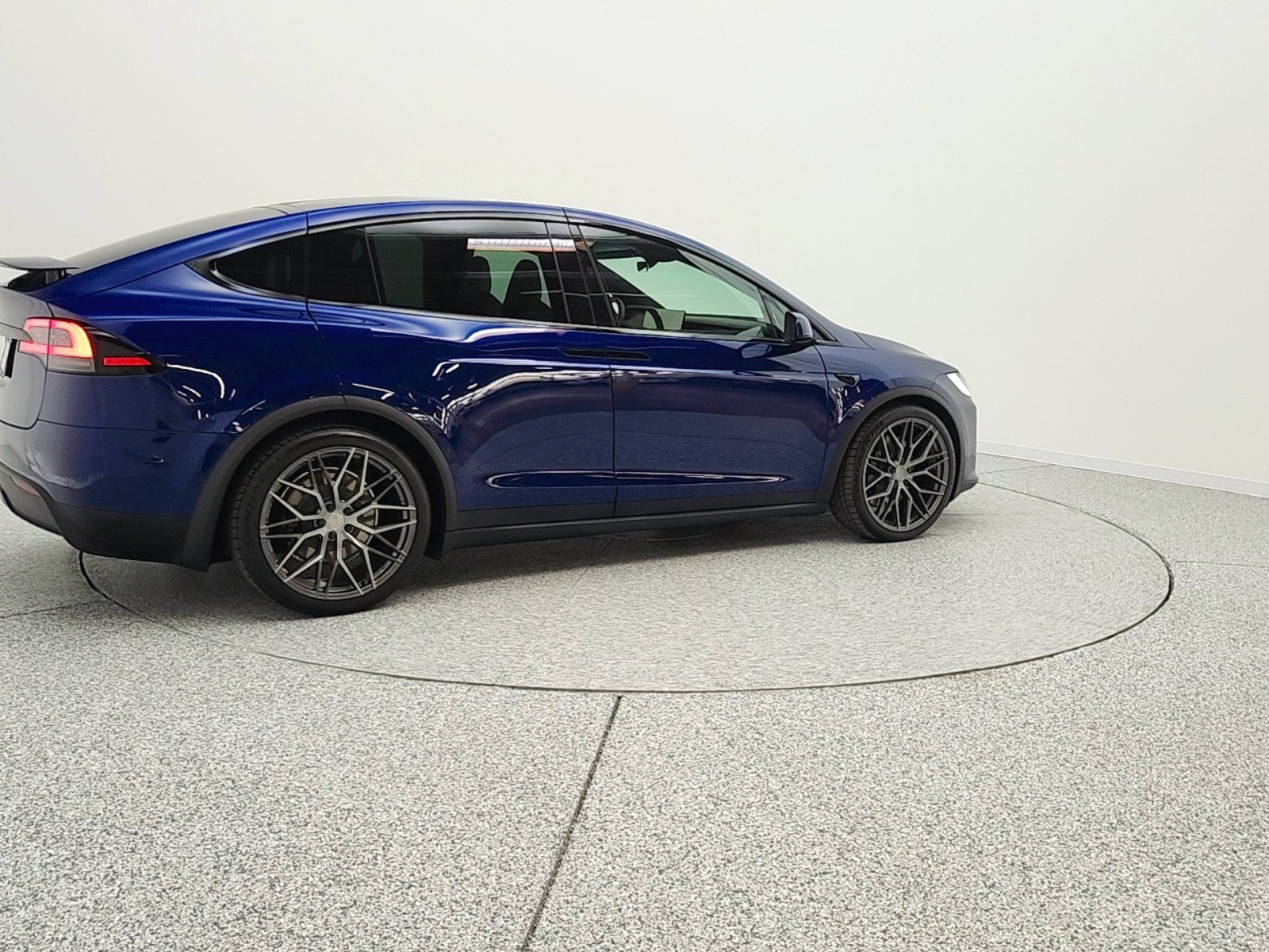 Used 2024 Tesla Model X image 5