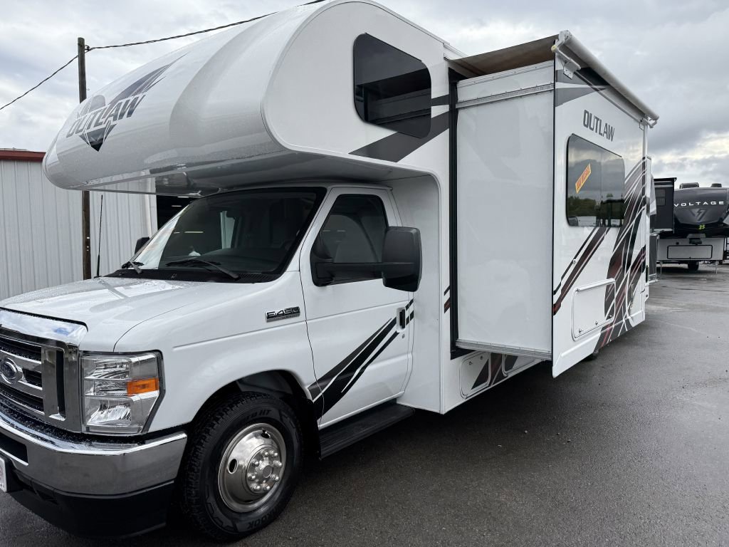Used 2023 Ford E-450 and Econoline 450 Super Duty w/ Motorhome Prep Package image 6