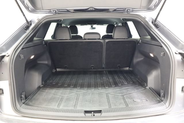 Used 2023 Volkswagen Atlas Cross Sport SE image 28