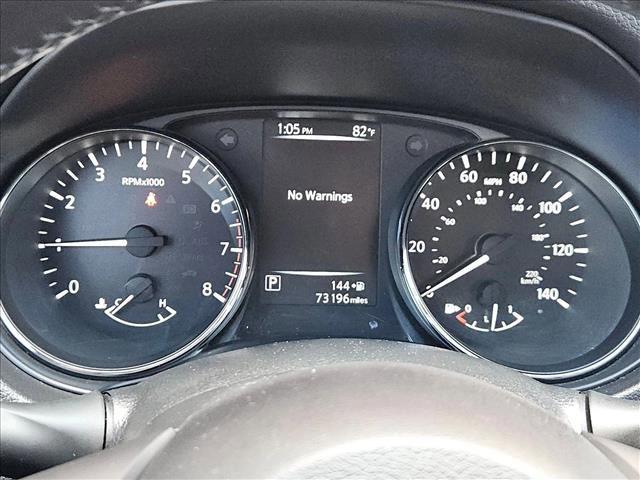 Used 2017 Nissan Rogue SV image 11