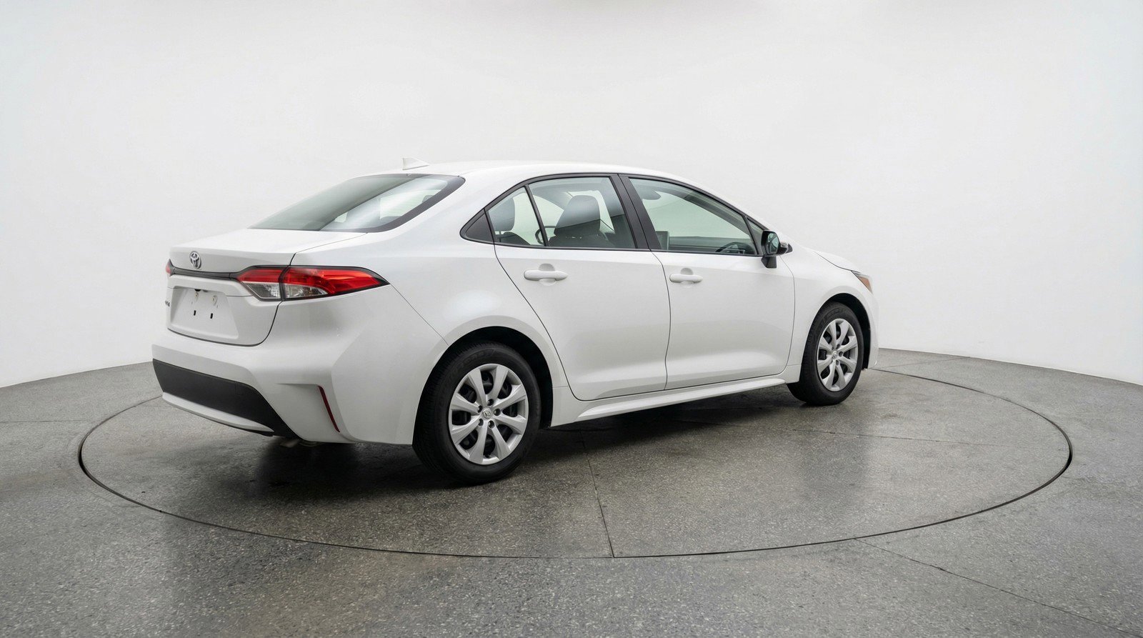 Used 2025 Toyota Corolla LE image 9