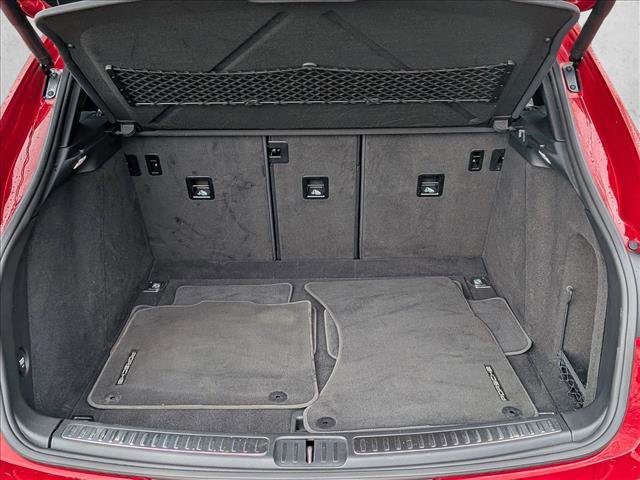 Used 2020 Porsche Macan image 6