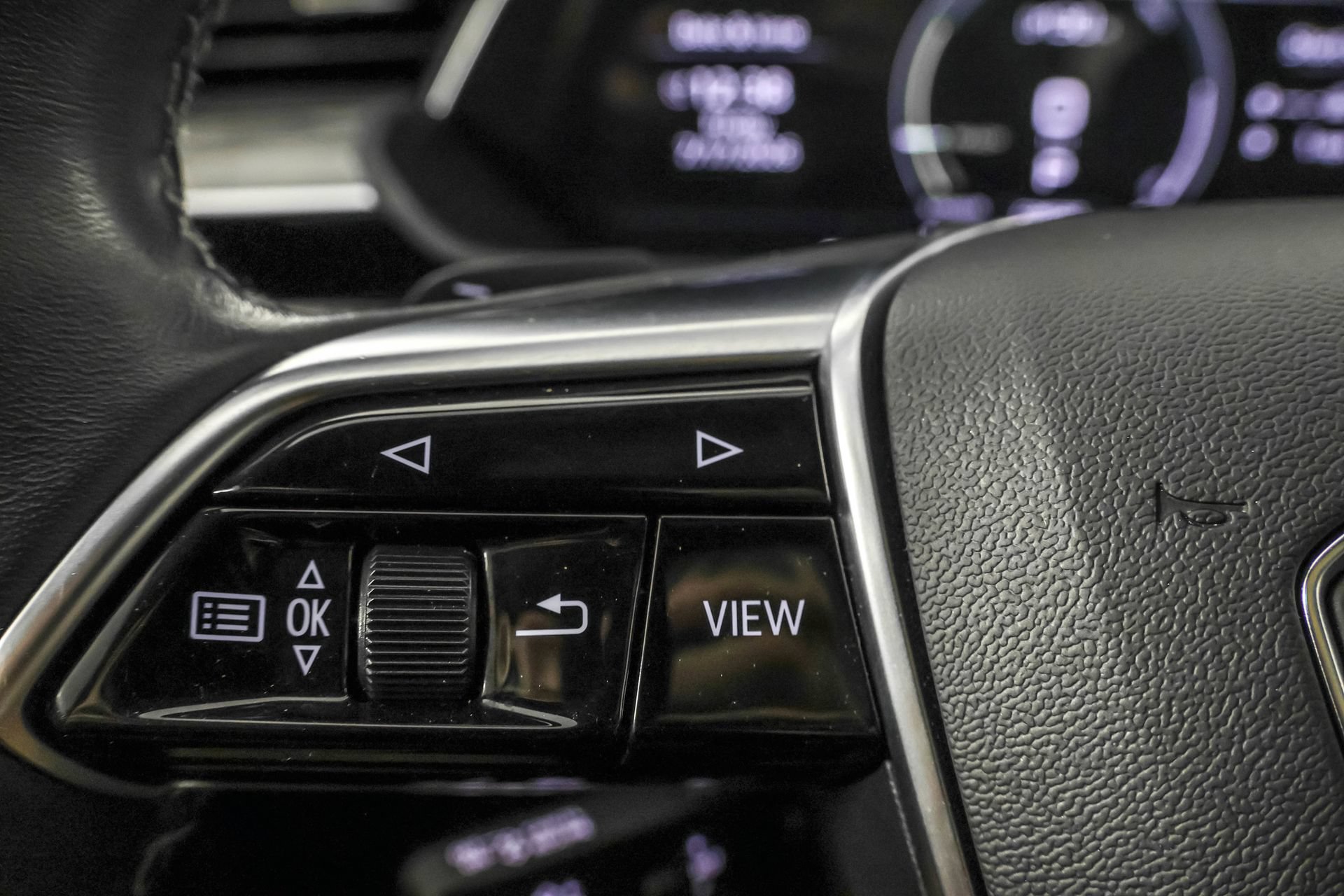 Used 2024 Audi Q8 e-tron Premium Plus w/ Premium Plus Package AWD/4WD image 26