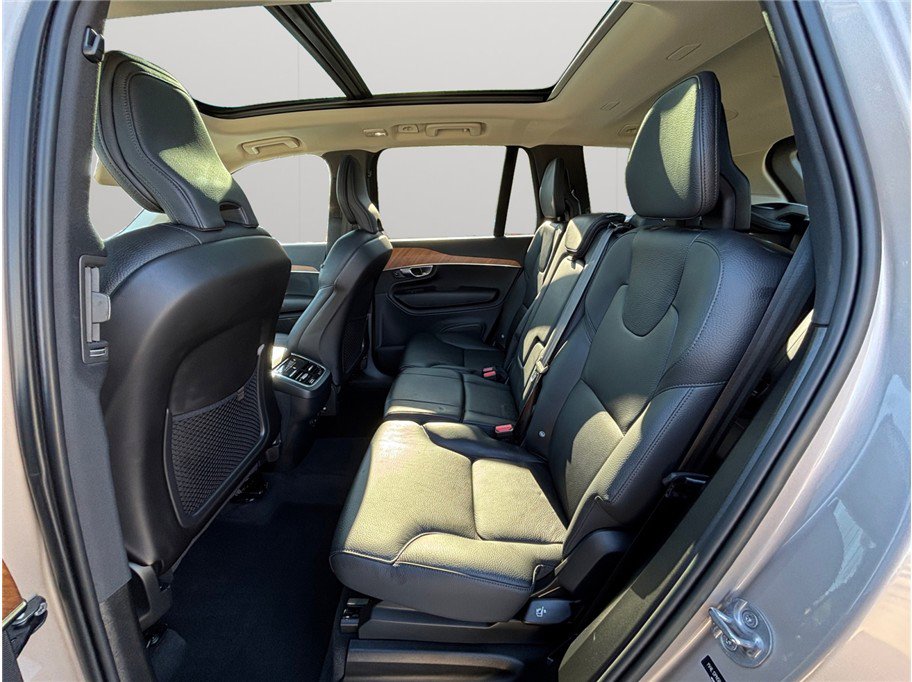 Used 2023 Volvo XC90 B5 Plus Bright image 39