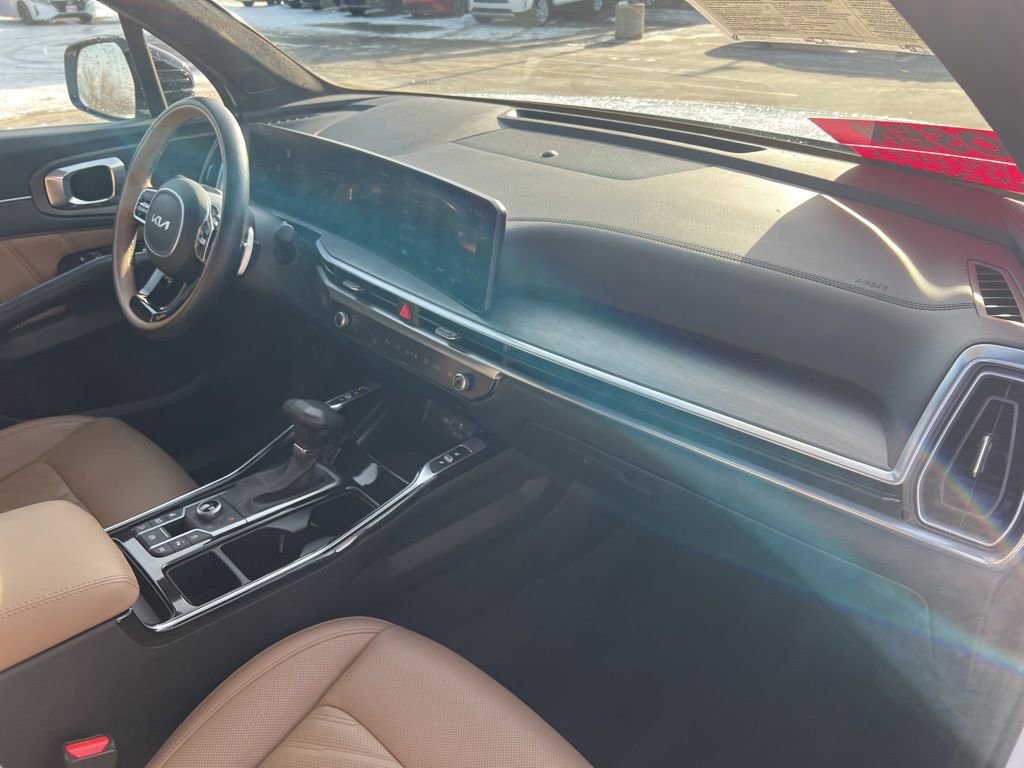 Certified 2025 Kia Sorento SX Prestige w/ Olive Brown Leather Package image 22