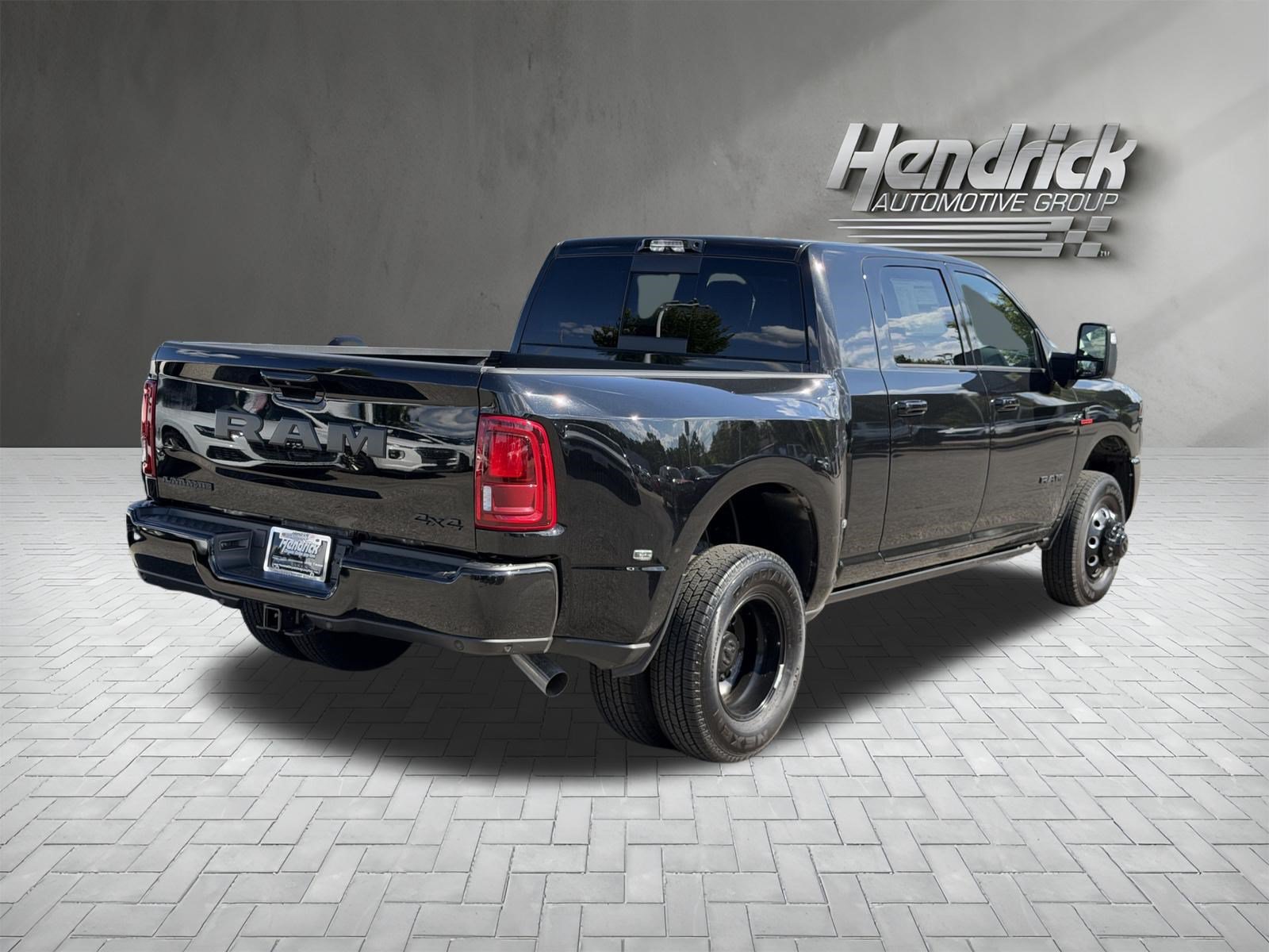New 2026 RAM 3500 Laramie AWD/4WD image 10