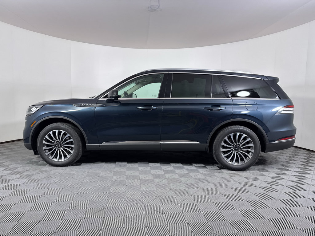 Used 2023 Lincoln Aviator Reserve w/ Elements Package Plus AWD/4WD image 11