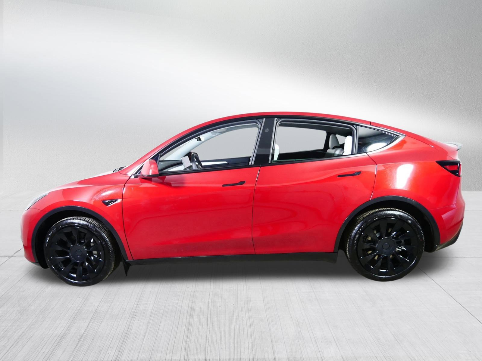 Used 2023 Tesla Model Y Long Range image 4