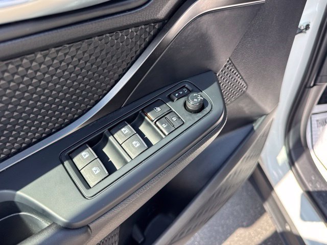 Used 2018 Toyota C-HR XLE FWD image 12