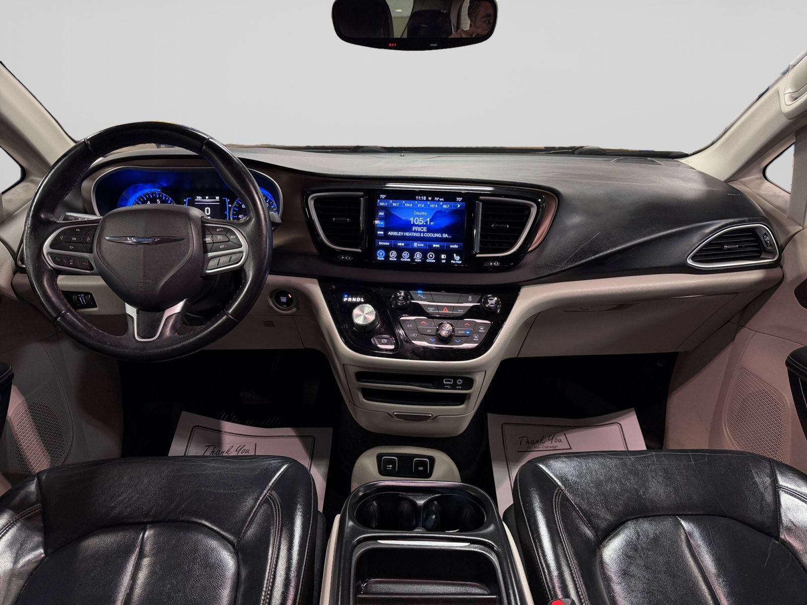 Used 2017 Chrysler Pacifica Touring-L FWD image 16